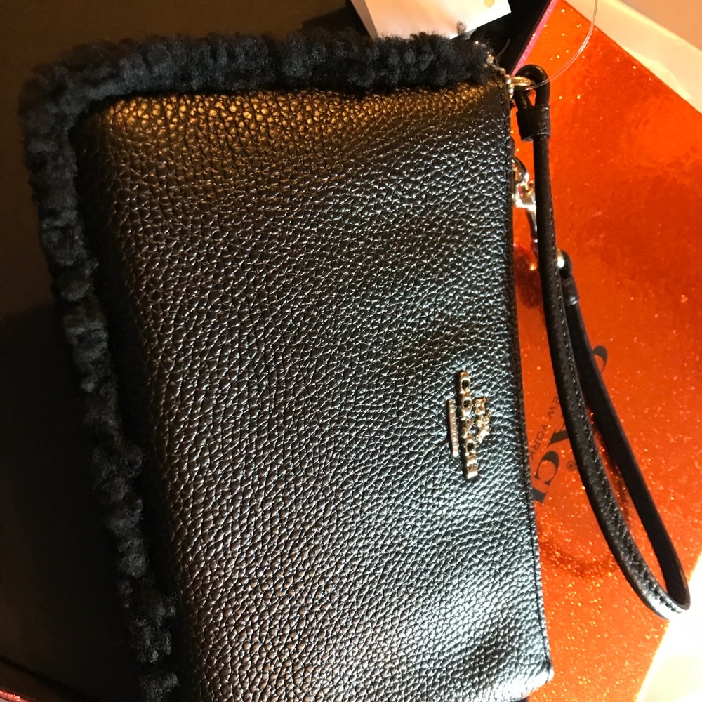 Coach BP Shearling Corner Zip Edge Wristlet Black NWT